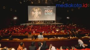 Suasana Penonton Sreening i Film Agak Laen